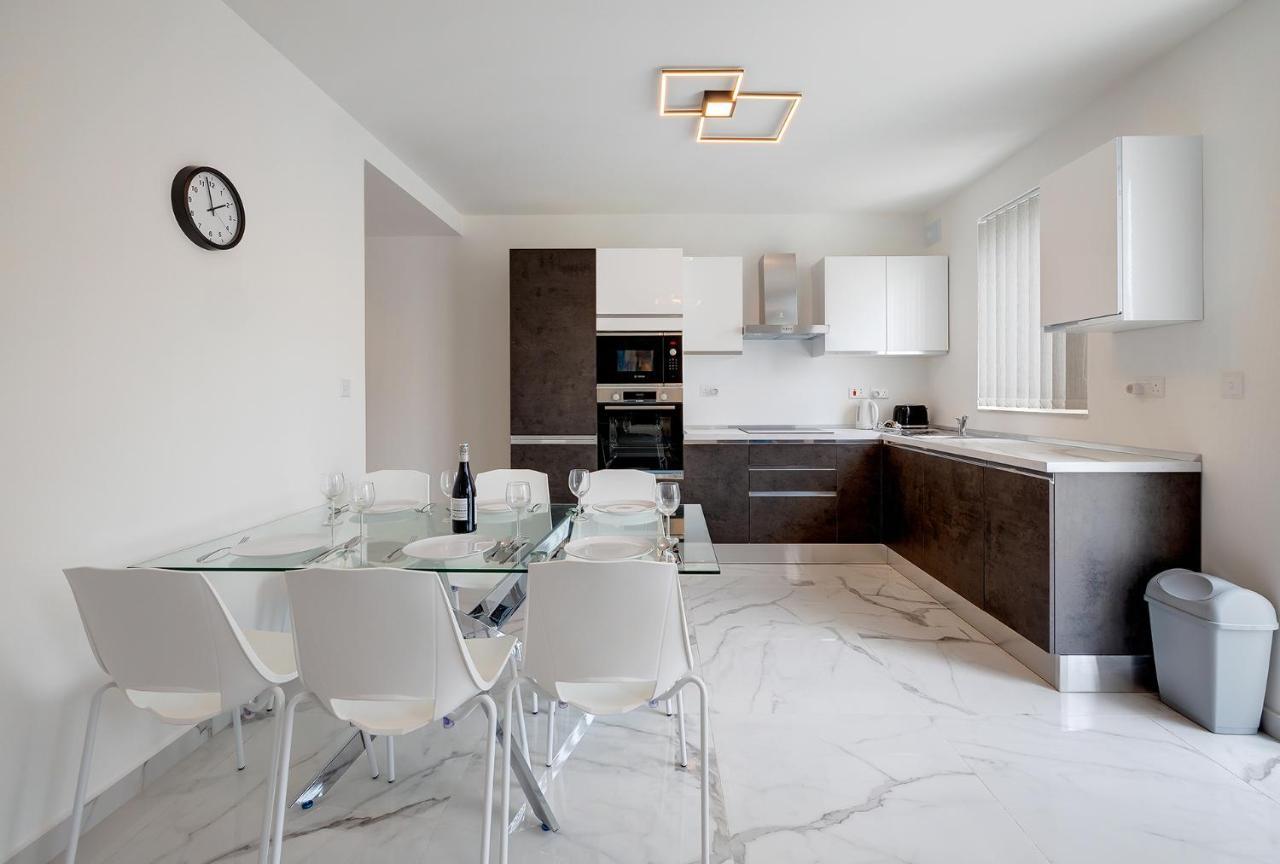 Splendid 2br In St Julians St. Julian's
