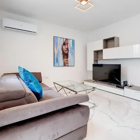 Splendid 2Br Apartment In Central St Julians Saint Julian's Exterior photo